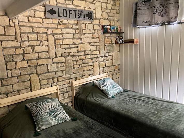 Gîte pour 3 personnes, avec vue ainsi que terrasse et jardin à Chazelles - 3