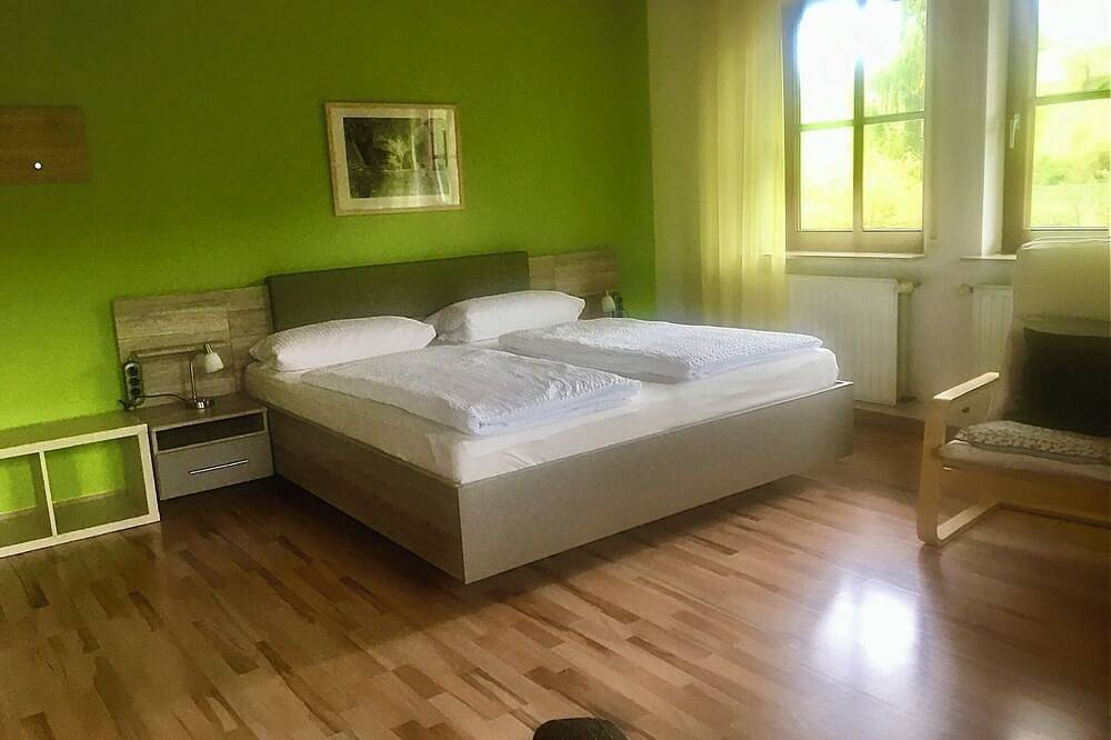 Ganze Wohnung, Gemütliche Ferienwohnung (60 qm) für 2 Personen mit Balkon in Motten, Rhön-Bayern