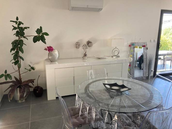 Location de vacances pour 4 personnes, avec terrasse ainsi que jardin et vue à Castelnau-de-Guers - 3