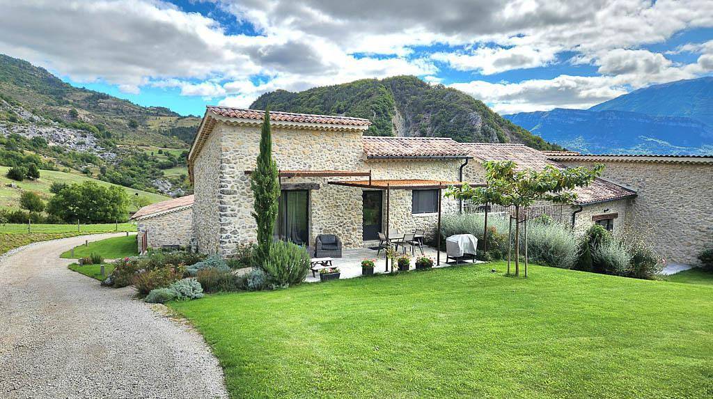 Sous les Roches - Gîte la Grange in Saint-Vincent-sur-Jabron, Région de Forcalquier
