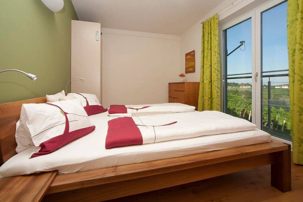 Ferienhaus \"Das Nussberg\" - ab 7 Nächte - Ferienhäuser im Weingarten in Südoststeiermark, Hohenbrugg-Weinberg