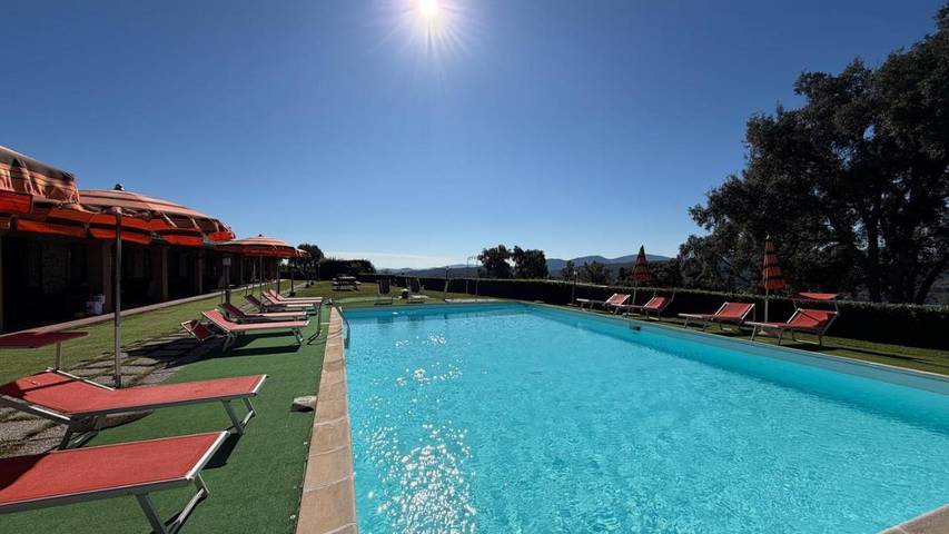 Agriturismo per 6 persone, con Terrazza e Giardino nonché Piscina e Panorama a Massa Marittima