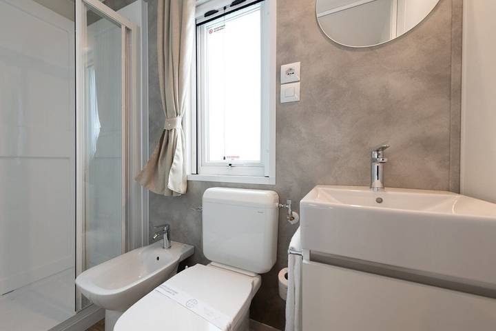Acogedora cabaña de 2 dormitorios para 5 personas en Lido di Spina, Italia: refugio familiar perfecto in Lido di Spina, Provincia de Ferrara