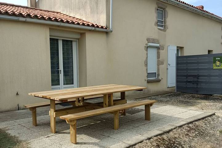Gîte pour 4 personnes, avec Terrasse et Jardin à Les Clouzeaux