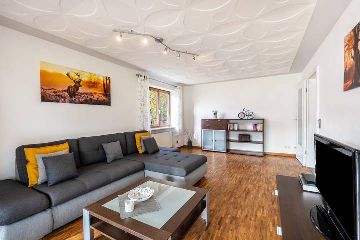 Ganze Wohnung, Ferienwohnung 'Naturzeit' mit Wintergarten, Balkon und großem Gemeinschaftsgarten in Königsfeld im Schwarzwald, Mittlerer Schwarzwald