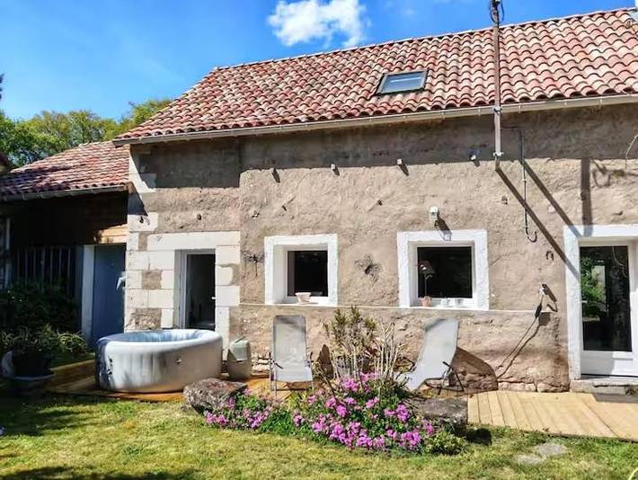 Location de vacances pour 7 personnes, avec Jacuzzi et Terrasse ainsi que Jardin et Vue à Antran - 2