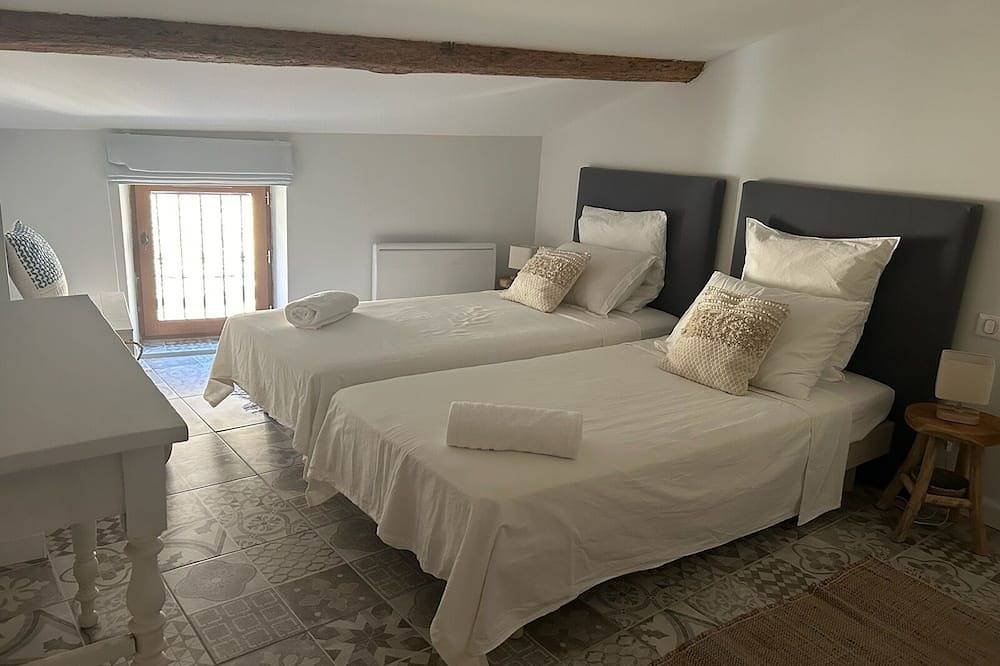 Spacious and comfortable house with patio in Roujan, Region de Béziers
