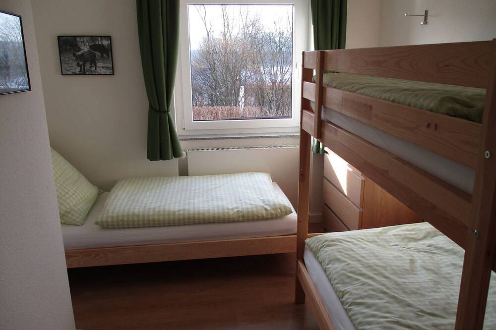 Ganze Wohnung, In wunderschönem Landhaus, Luxussanierung, direkt am Wald + nahe Golfplatz in Schmallenberg, Hochsauerlandkreis
