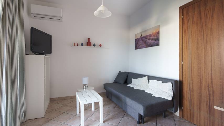 Appartamento vacanze per 3 persone, con piscina e giardino - 1