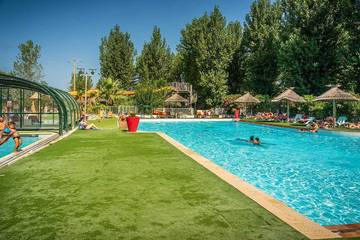 Camping für 4 Personen, mit Terrasse und Kinderpool in Sérignan