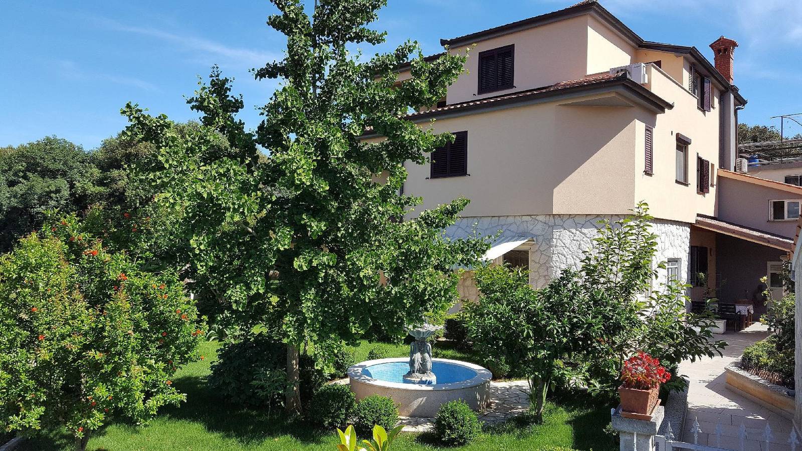 Entire holiday apartment, Studio apartment in Banjole with garden, terrace in Banjole, Southcoast Istria
