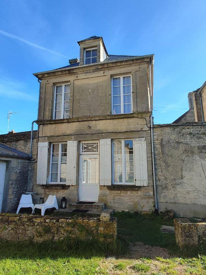 Gîte pour 4 personnes, avec vue et jardin à Creully
