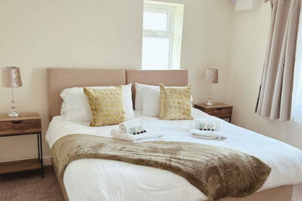 Entire apartment, White Jasmine in Stroud in Stroud, Gloucestershire