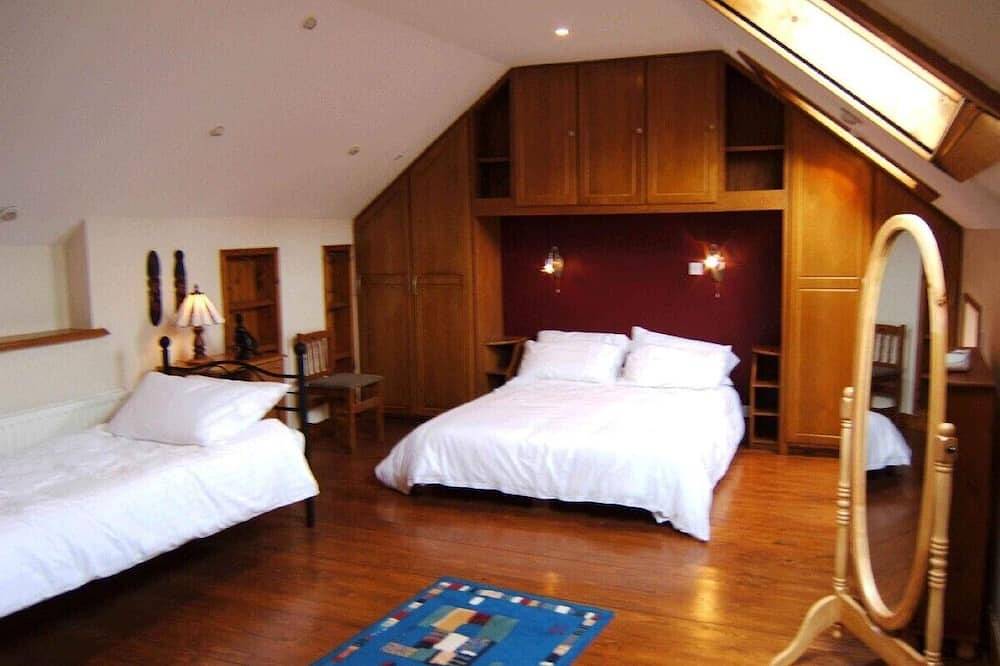 Delightful village retreat in the heart of Multyfarnham - 1 hour from Dublin in Mullingar, County Westmeath