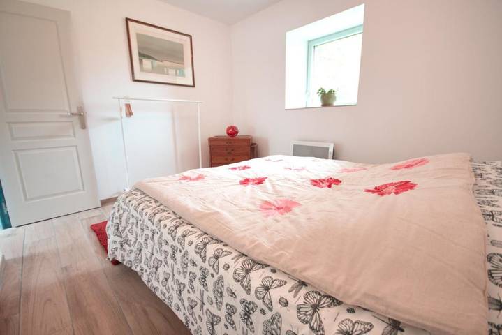 Gîte pour 2 personnes, avec jardin à Perret - 3