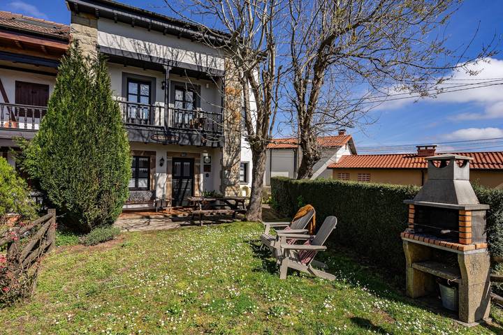 Casa rural para 8 personas, con jardín y balcón en Cabranes