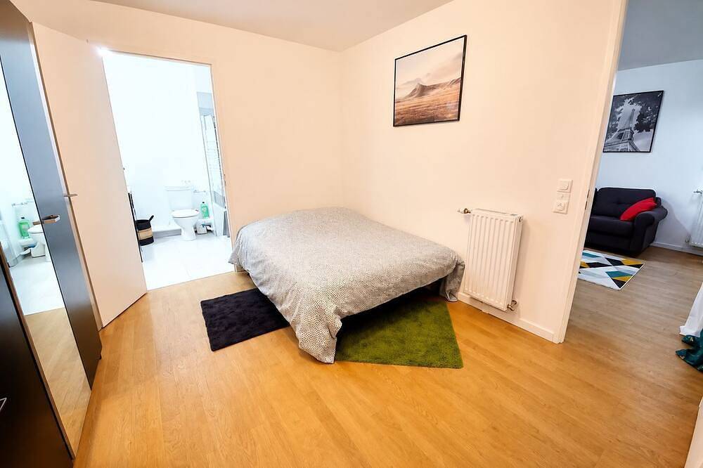 Apartamento entero, Melody Clamart, 25 min from Paris, Tramway 6, Parking in Clamart, Altos del Sena