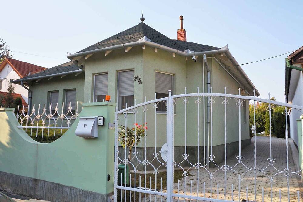 Ferienhaus mit Garten und Pool in Keszthely, Balaton Region