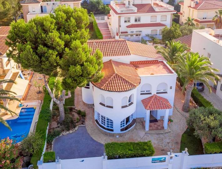 Villa pour 10 personnes, avec piscine ainsi que jardin et vue à Miami Platja - 4