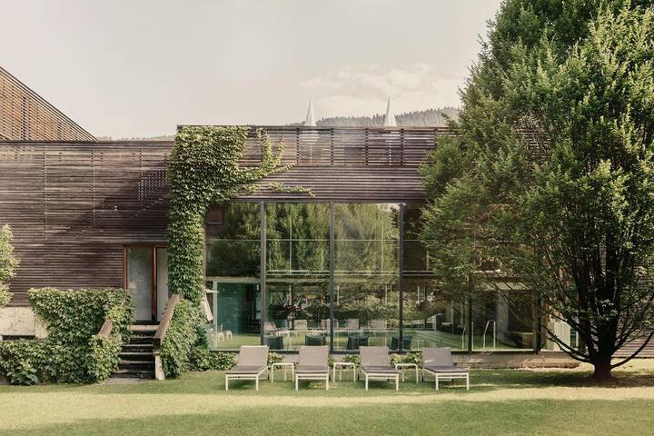 Hotel für 2 Personen, mit Balkon und Whirlpool sowie Terrasse und Garten in Bezau