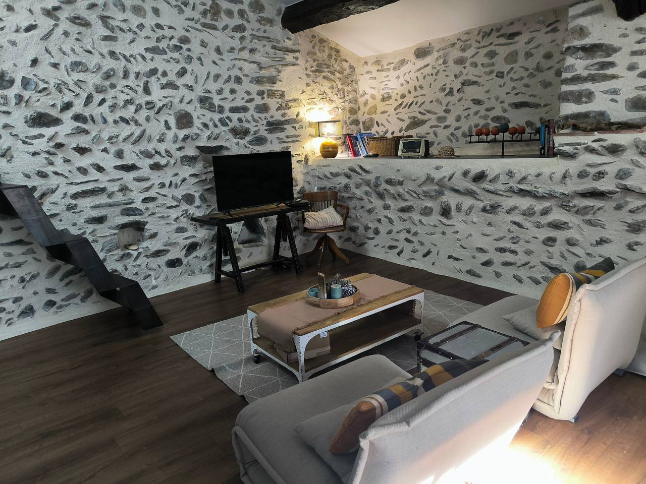 Maison de vacances « Bohemian Chic dans les Remparts » avec terrasse très cosy,sans aucun vis à vis  in Bouleternère, Côte méditerranéenne (France)