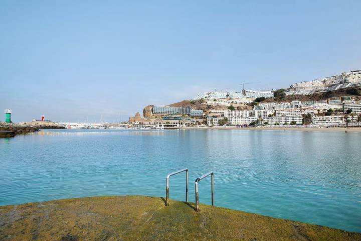 Apartamento entero, Apartamento de vacaciones 'Residencial Sol Suite 2' con vistas al mar, piscina compartida y Wi-Fi in Puerto Rico (Gran Canaria), Mogán