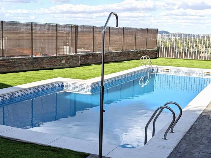 Casa rural para 5 personas, con piscina y jardín, Se admiten mascotas en Tentudía - 2