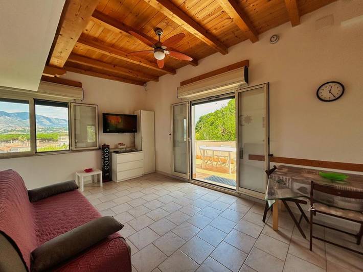 Appartamento per 5 persone, con panorama e terrazza in Marina di Minturno