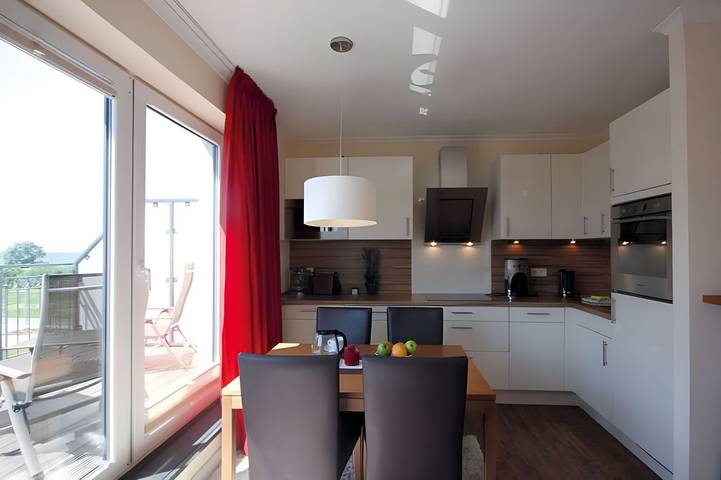 Ganze Wohnung, Villa Bernstein We 18 - mit möblierter Dachterrasse (Balkon), schöner Meerblick und Strandnähe in Börgerende, Börgerende-Rethwisch