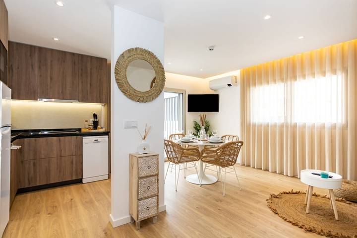 Ganze Wohnung, Ferienwohnung für 2 Personen mit Terrasse in Marinha Grande, Leiria District