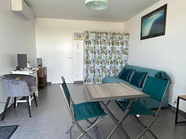 Gîte pour 2 personnes, avec terrasse à Foussignac