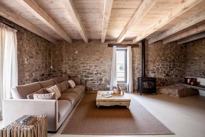 Casa rural para 10 personas, con vistas además de piscina y jardín, Se admiten mascotas en Osona - 4