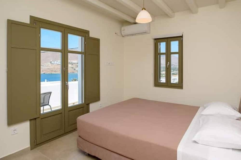 Katoikia Araklos I - Amazing view of Aigiali Bay- 7 min to the beach in Egíali, Amorgos