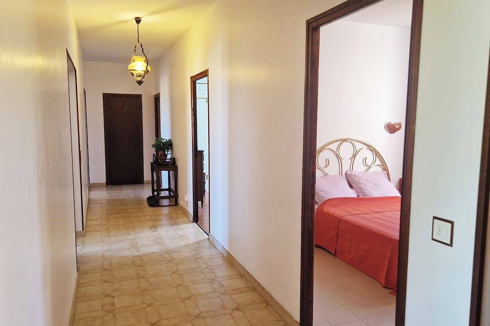 Spacious house with garden between Bastia and Saint-Florent in Biguglia, Bastia e dintorni