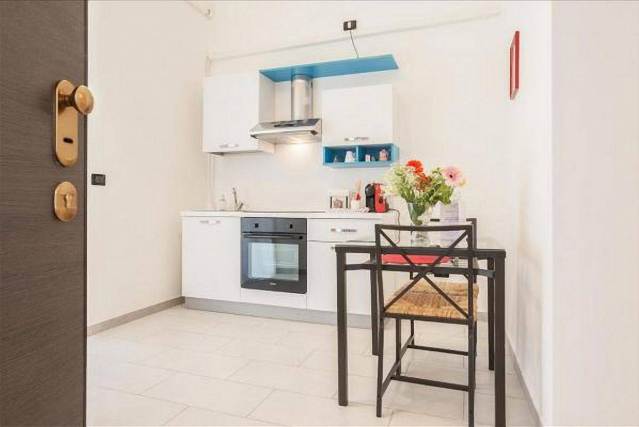 Apartamento entero, Apartamento de vacaciones para 2 personas con balcón/terraza in Bari, Region de Bari