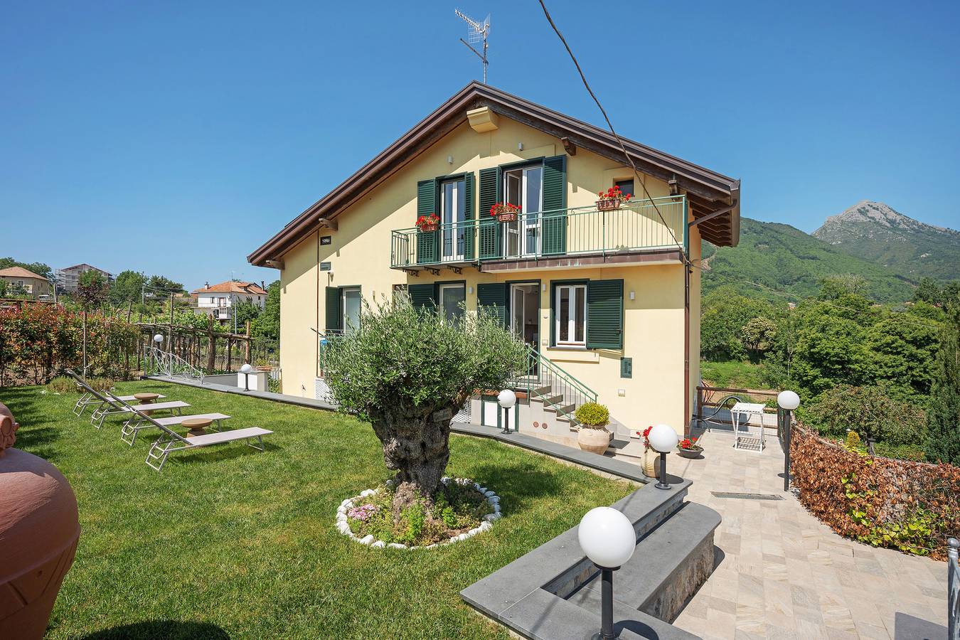 Villa Degli Dei con vista sulle montagne, Wi-Fi e aria condizionata in Pianillo, Agerola