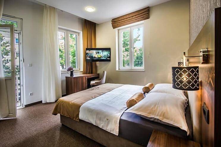 Deluxe Double Room with Extra Bed in Omiš (Dalmatia), Omiš