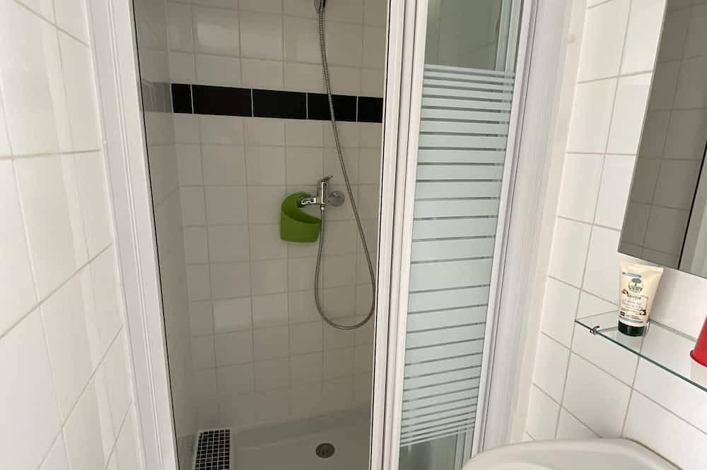 Apartamento entero, Appartement N4-Apartamento-Baño con bañera-Balcón in La Roche-sur-Yon, Valle del Loira