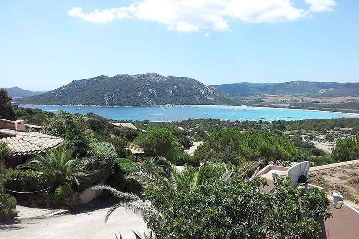 Villa pour 6 personnes, avec jardin et piscine dans Santa Giulia