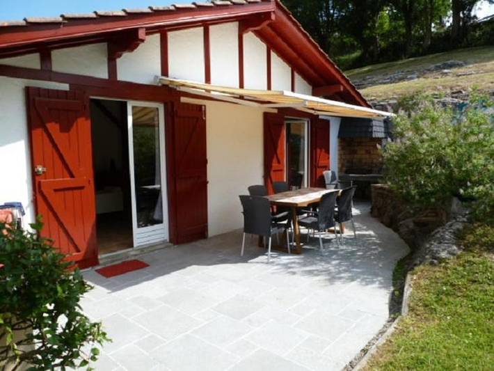 Location de vacances pour 5 personnes, avec Terrasse ainsi que Jardin et Piscine à Ayherre