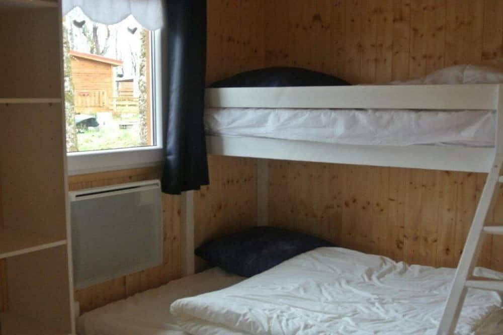 Chalet Les Pivoines de 40m2 + télévision + terrasse couverte - 1/5p in Peyrignac, Périgord Noir