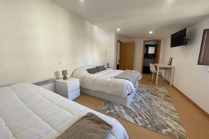 Location de vacances pour 7 personnes, avec balcon dans Miranda do Corvo - 2