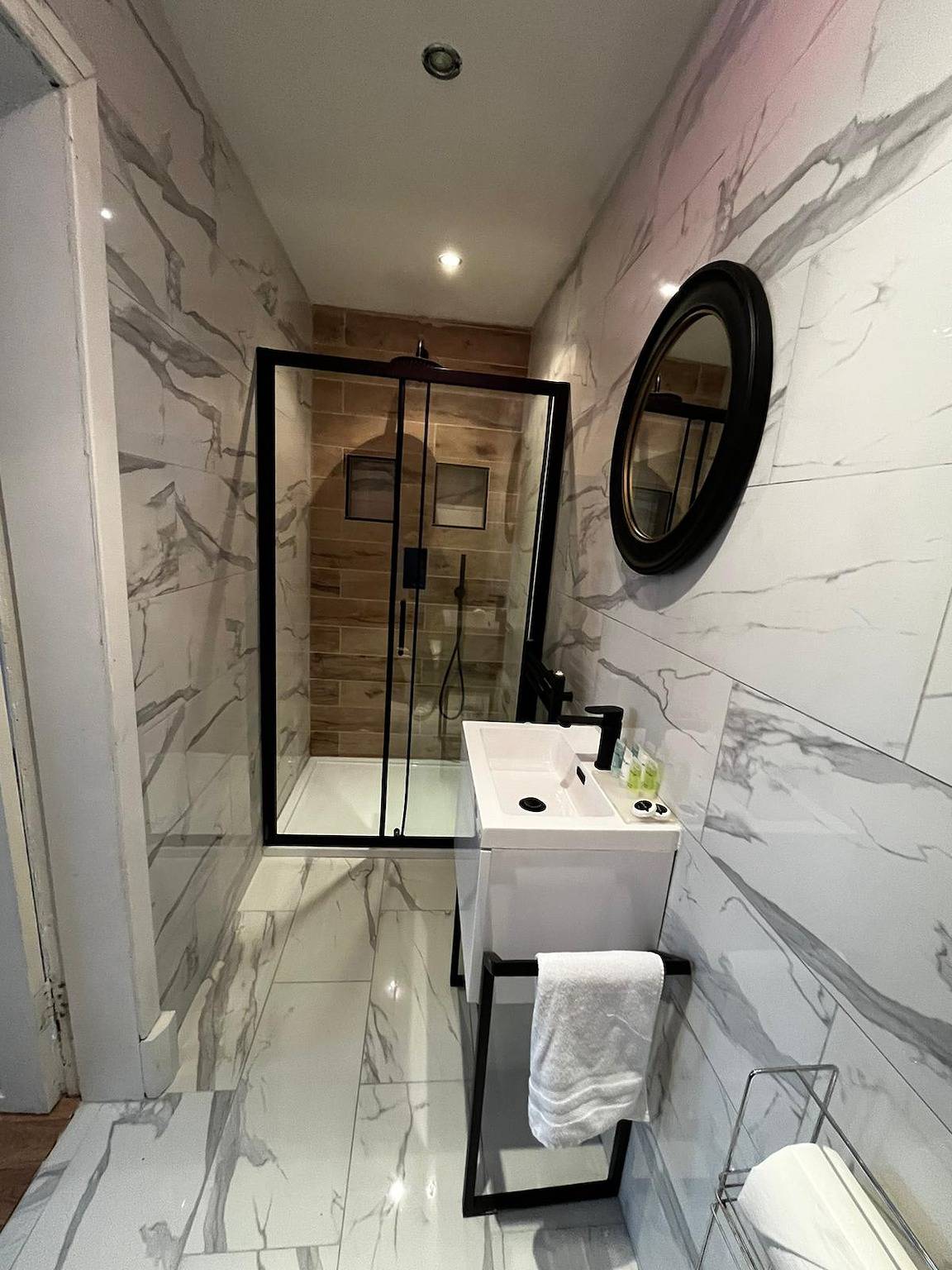 Appartement entier, Stunning, Spacious, 2 bedroom Finnieston Apt, private parking and close to Sec & Hydro in Glasgow, Greater Glasgow and Clyde Valley
