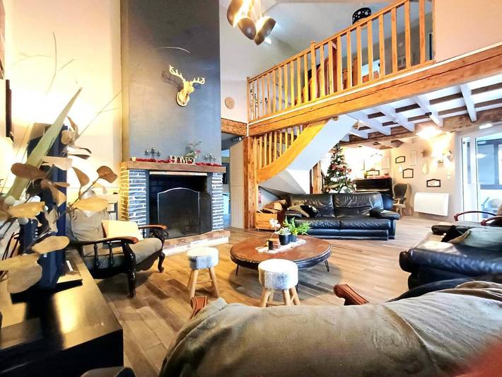 Location de vacances pour 15 personnes, avec vue et jardin, adapté aux familles à Lanne-en-Barétous