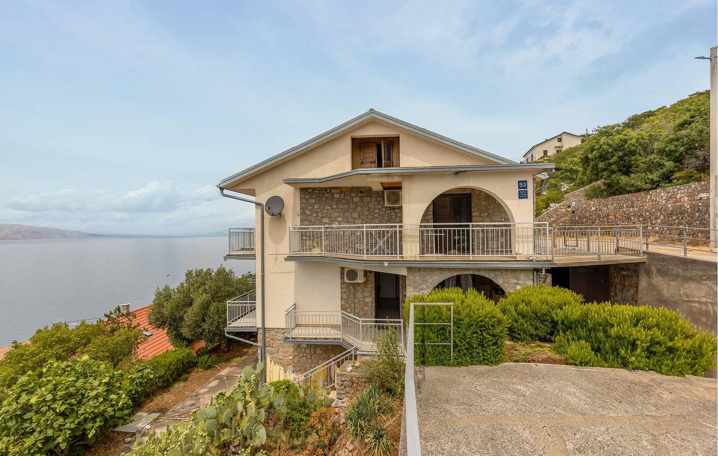 Ganze Ferienwohnung, Ferienwohnung für 4 Personen mit Terrasse in Sveti Juraj, Naturpark Velebit