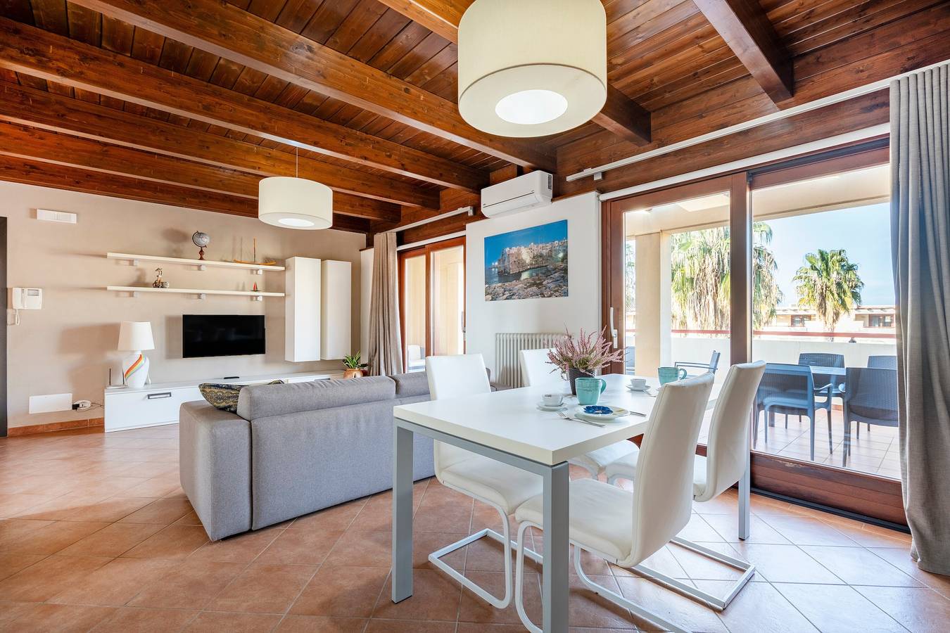 Appartement entier, Appartement 'Attico da Mare 14' avec terrasse privée, Wi-Fi et climatisation in Polignano a Mare, Province de Bari