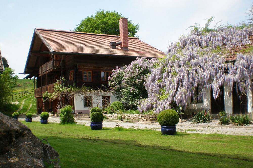 Ganze Wohnung, Gemütliche Ferienwohnung (52qm) mit Fußbodenheizung im bäuerlichen Stil in Egglham, Ostbayern
