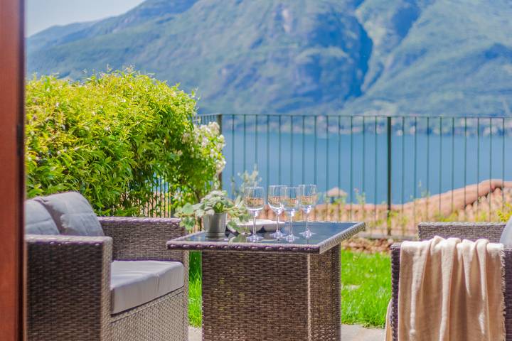 Gîte pour 4 personnes, avec jardin et vue sur le lac dans Perledo