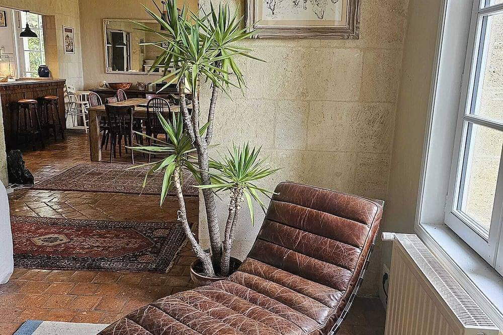 Charming House with Pool, hot tub and Sauna in the Heart of the Saint-Emilion in Saint-Émilion, Libourne region