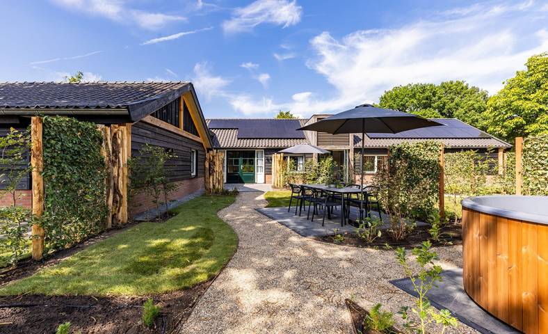Vakantiehuis voor 6 personen, with Balkon/Terras and Terras as well as Tuin and Sauna in Otterlo